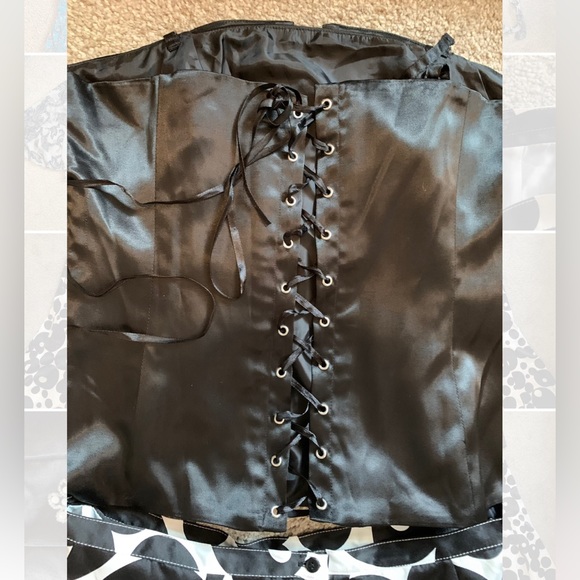 Gently Used Venus 2 Piece Dress Size 14 Corset - Picture 5 of 8